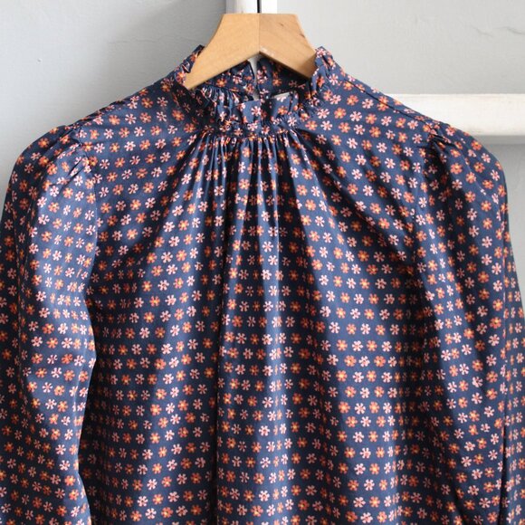 Trovata Birds of Paradis Hillary Floral Print Blouse in Navy Heirloom Size XS - Picture 4 of 6